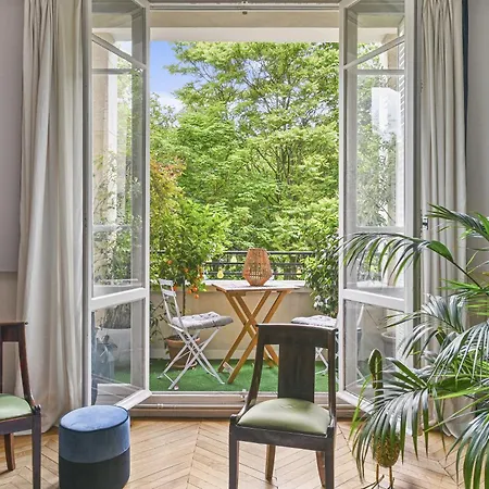 Apartment Veeve - Gardenside Glamour *