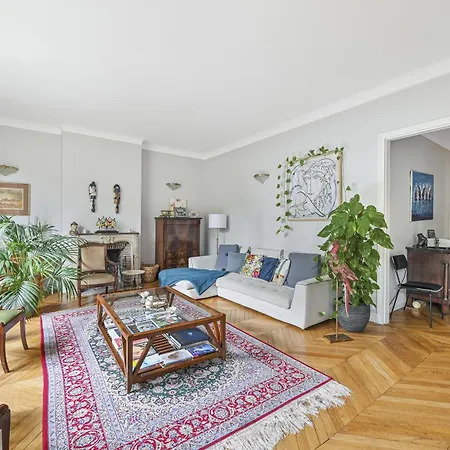 Veeve - Gardenside Glamour Apartment